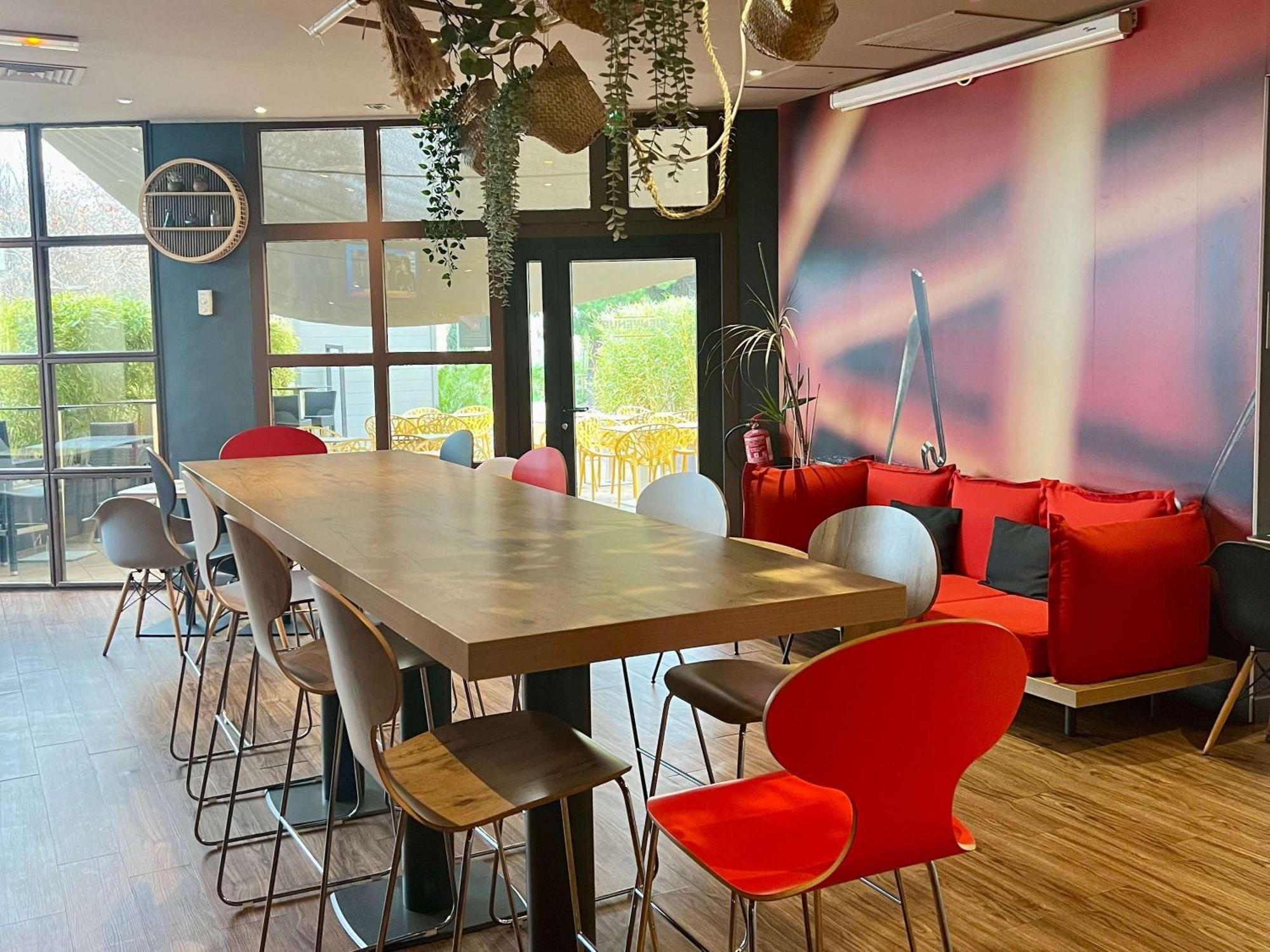 Ibis Montpellier Centre Polygone Hotel Екстериор снимка